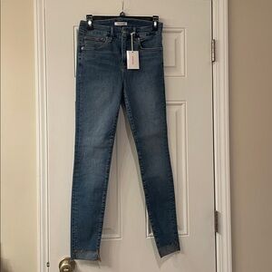 NWT Good American Good Legs Step Hem Skinny Jeans 6/28